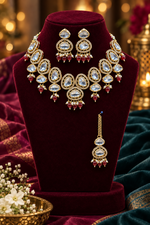 Load image into Gallery viewer, Prerna Kundan Necklace Set