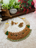Load image into Gallery viewer, Manisha antique gold plated Choker Set