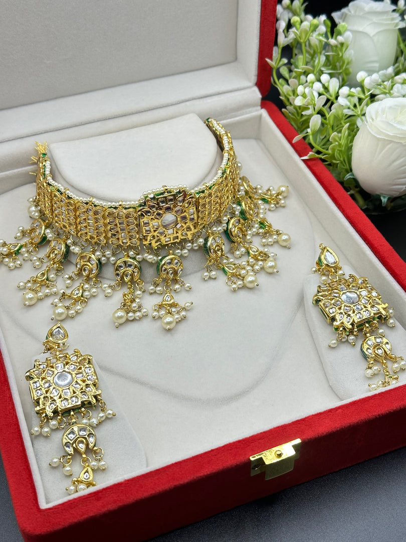 Elegant Kundan Choker set