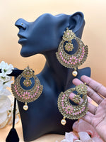 Load image into Gallery viewer, Aazarin Tikka Earring Set
