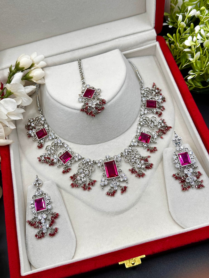 Pinky’S zirconium Silver Necklace Set