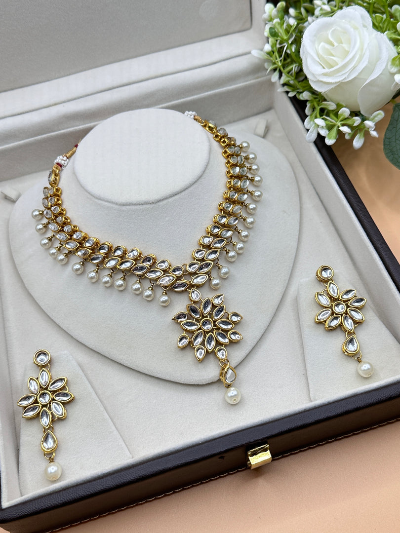 White Kundan set