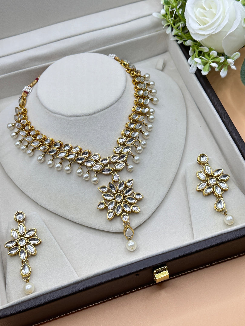 White Kundan set