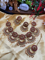 Load image into Gallery viewer, कामिशा मैरून पोल्की भारतीय हार सेट 