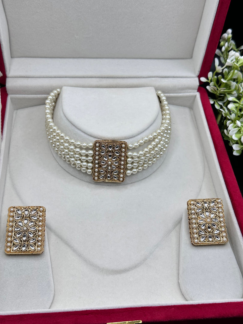 Kundan pearl choker set