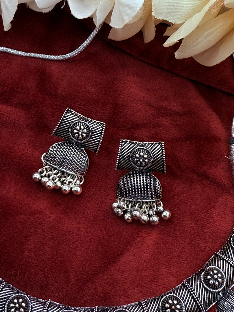 Zafa Oxidised Mirror Choker Maang Tikka Earring set
