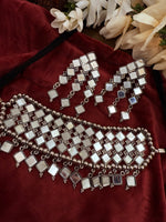 Load image into Gallery viewer, सना ऑक्सीडाइज़्ड मिरर चोकर सेट