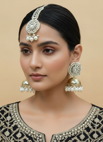 Load image into Gallery viewer, आद्या सिंपल मिरर मांग टीका सेट