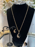 Load image into Gallery viewer, Zuhi Necklace set
