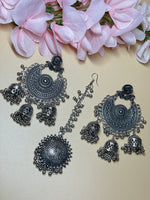 Load image into Gallery viewer, Silver Oxidised Tikka Earring Set