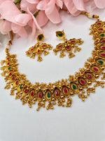 Load image into Gallery viewer, Saraswati Gold Platted Choker Set With Earring