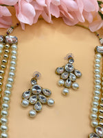 Load image into Gallery viewer, Beautiful White And Gold Pearl Mala Set
