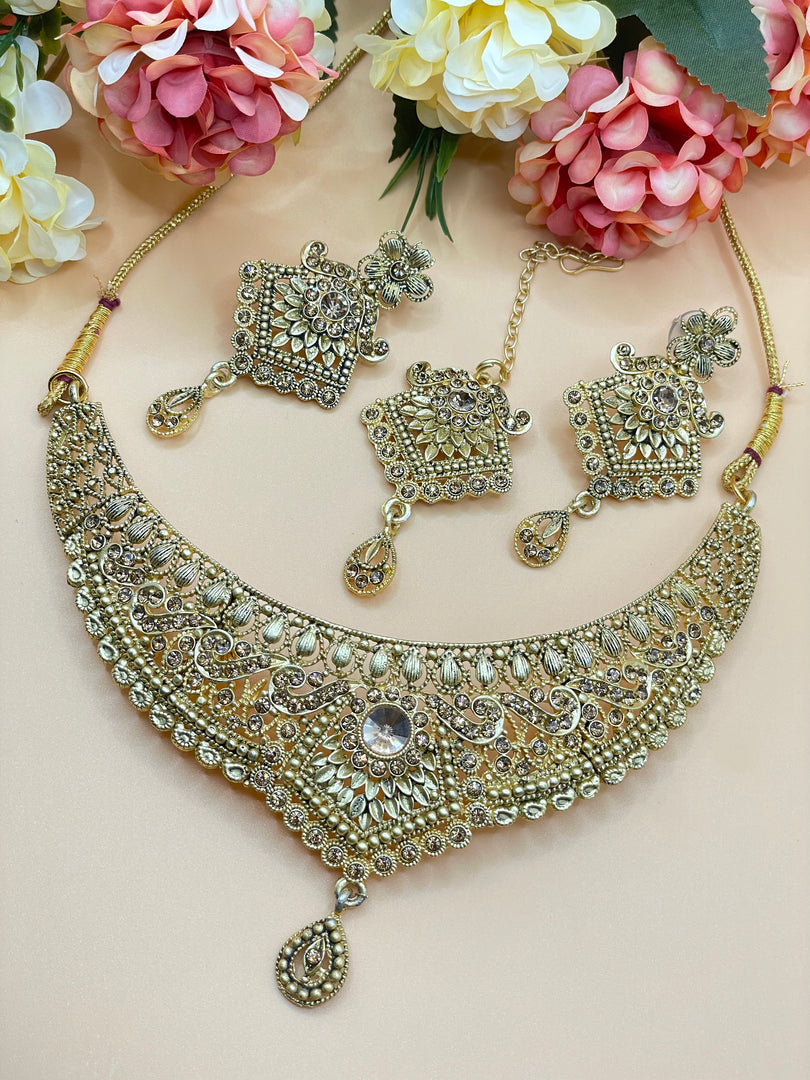 Deepa’s Golden Necklace Set In antique Gold Platted