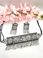 Load image into Gallery viewer, Shoma Oxidised Mirror Choker Set