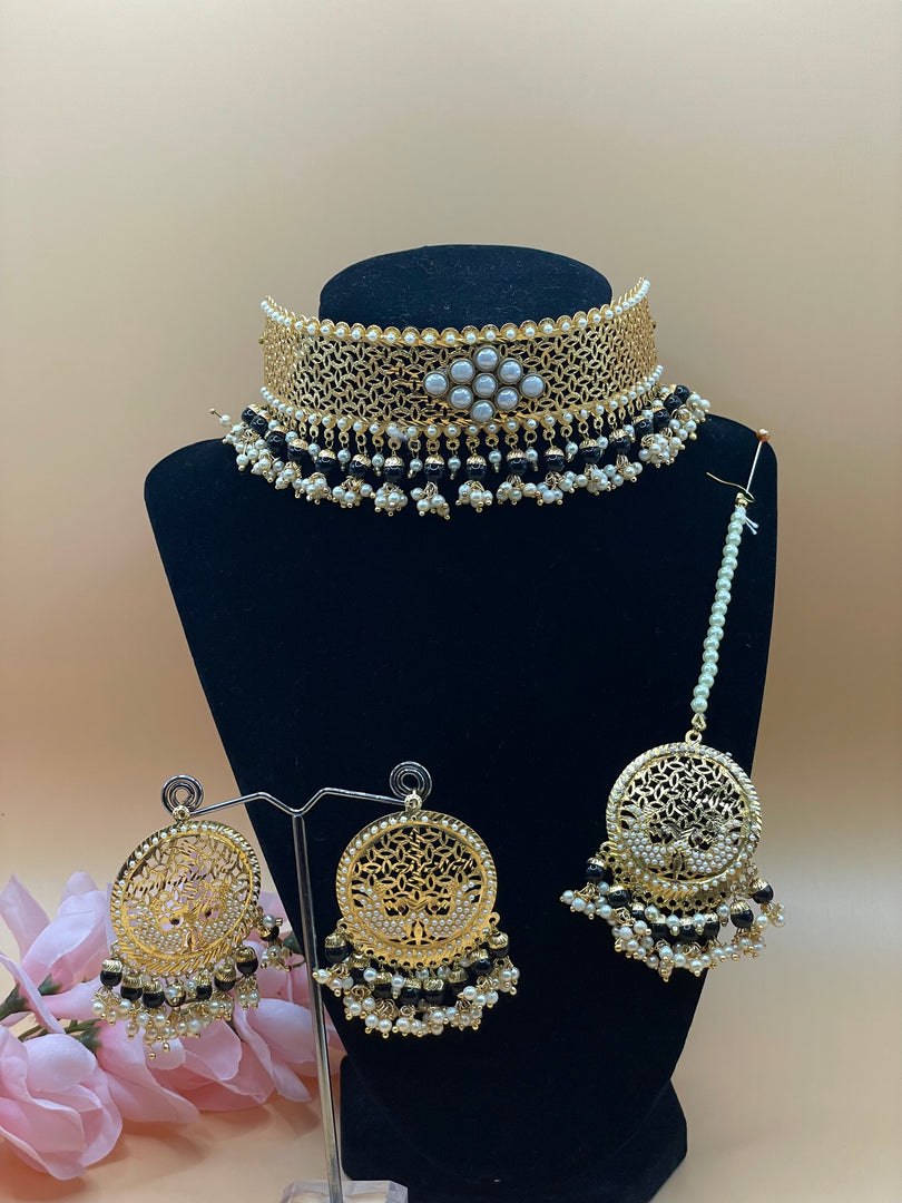 Ashis jaggo Gold platted with pearls Choker Set