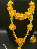 Load image into Gallery viewer, Palavi Yellow Floral Jewelry set