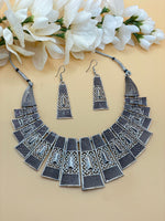 Load image into Gallery viewer, Pratya Oxidised Necklace Earrings

