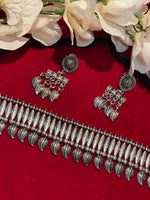 Load image into Gallery viewer, Ena Antique Silver Choker Set
