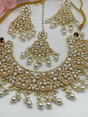 Chetana Kundan Necklace Set