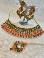 छवि को गैलरी व्यूअर में लोड करें, Peach Color with stone Necklace Set - Affinity Giya