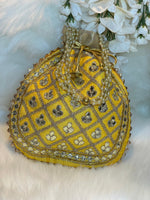 Load image into Gallery viewer, gold ladies potli bags - Affinity Giya