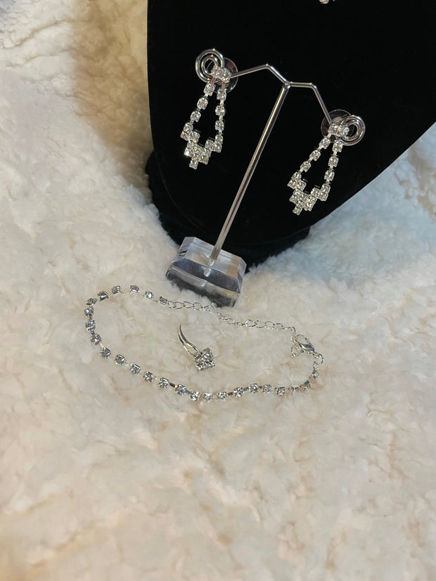 Silver Necklace, bracelet, earring and ring set - Affinity Giya